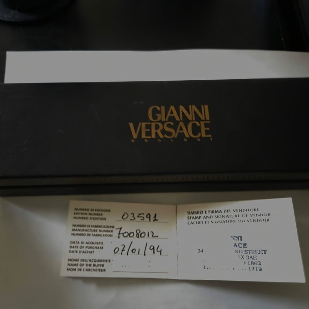 Women's Versace Medusa G10 watch - Picture 7 of 7